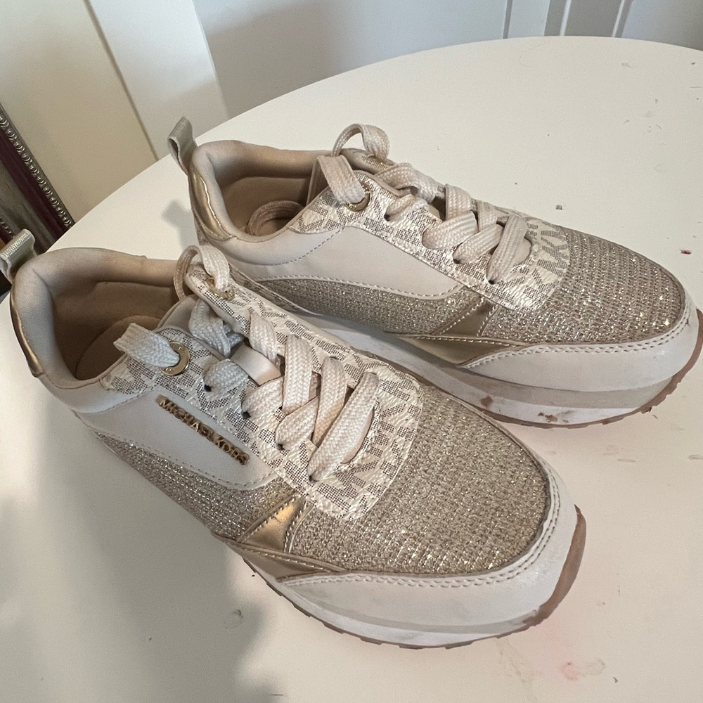 MICHAEL Michael Kors Kids Sneakers in Gold and Cream